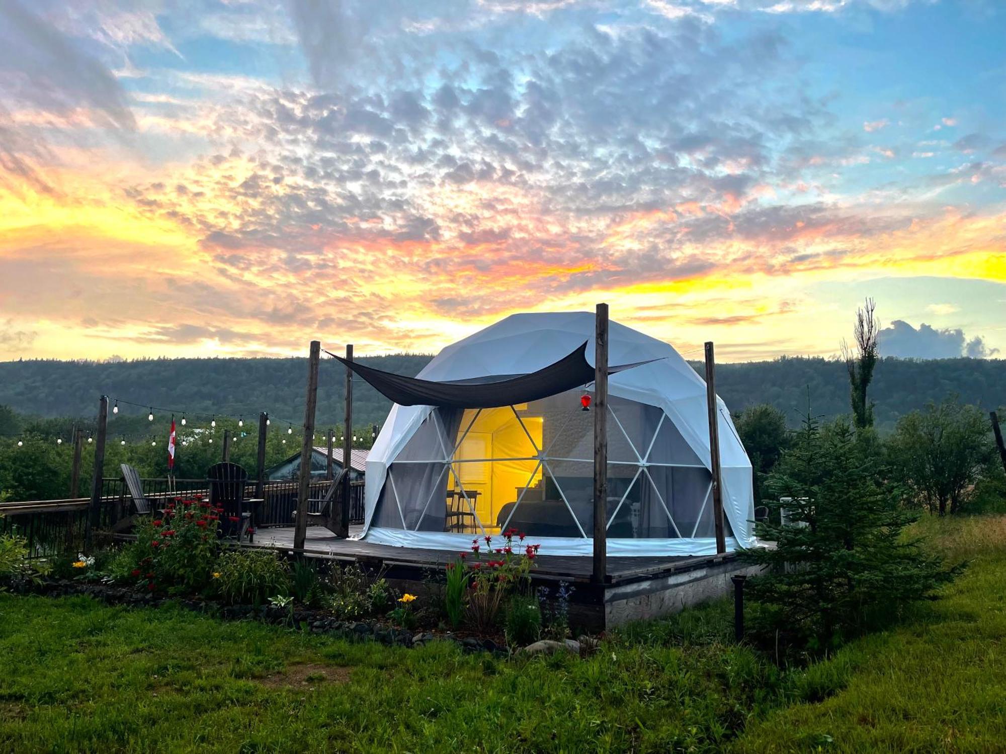 Port Wade Glamping Domes Villa Victoria Beach Kültér fotó